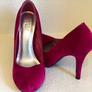 New fuchsia pump heels